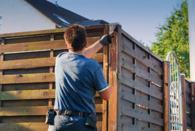 Hiring Fence Contractors